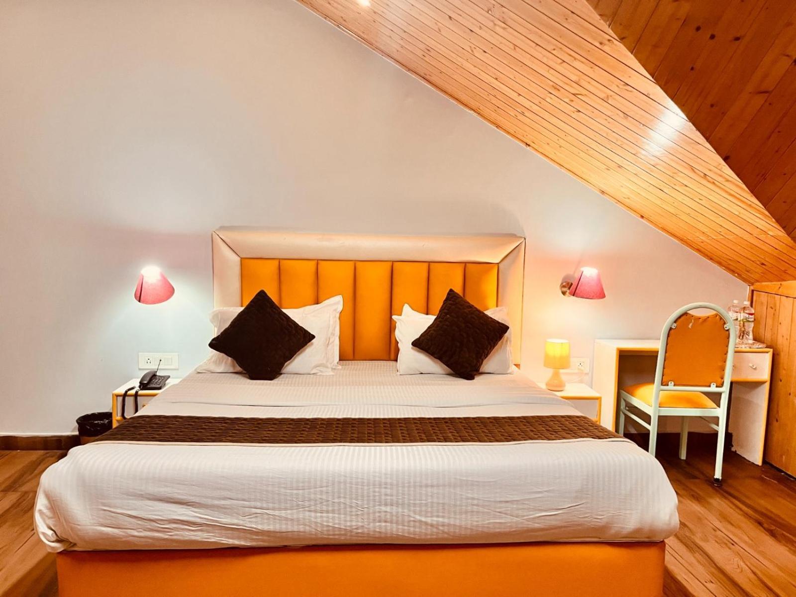 Hadimba Hill View By Hadimba Palace, Manali - Premium Room ! Family Hotel ! Parking ! Near Hadimba Temple Luaran gambar