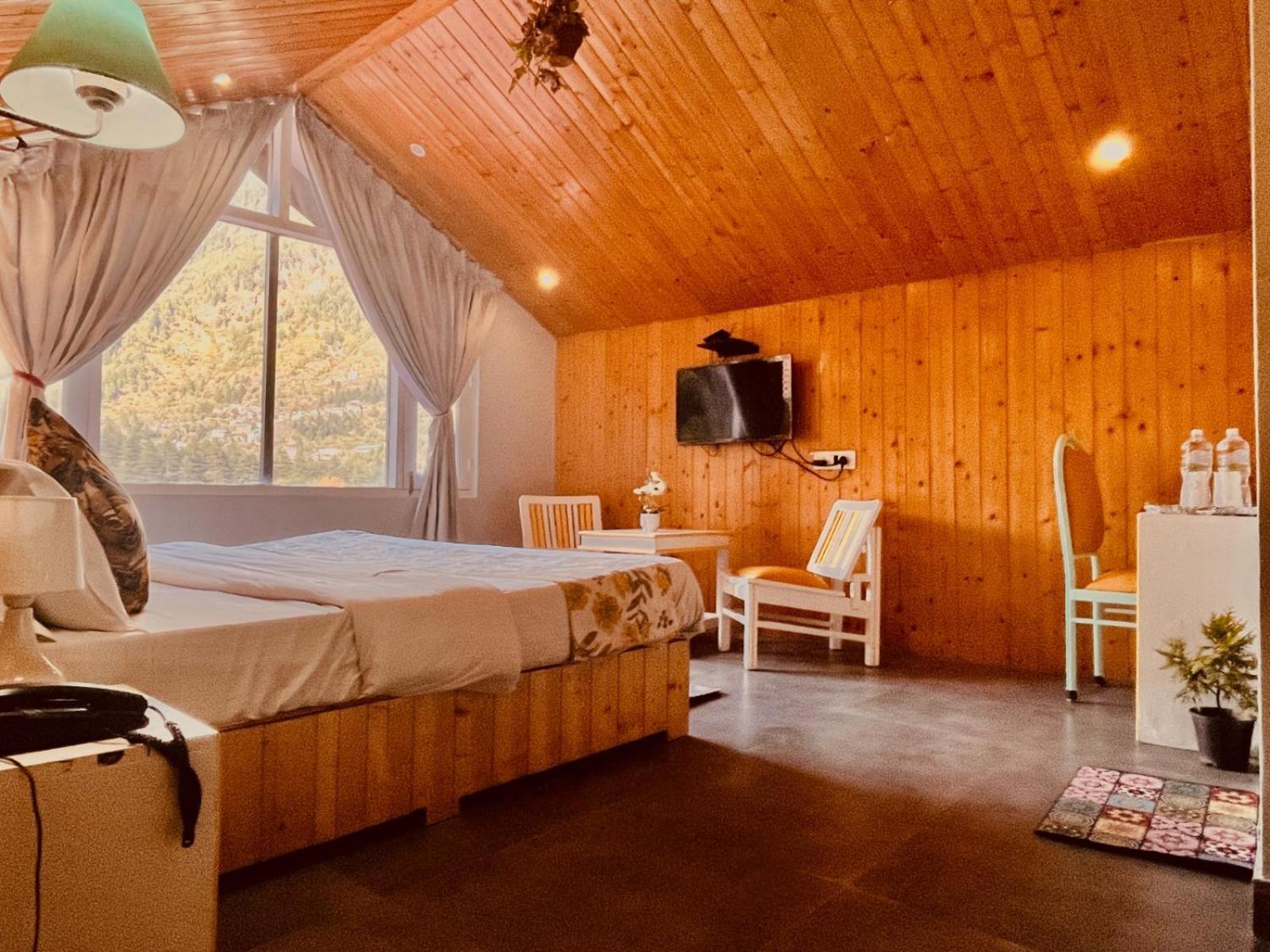 Hadimba Hill View By Hadimba Palace, Manali - Premium Room ! Family Hotel ! Parking ! Near Hadimba Temple Luaran gambar