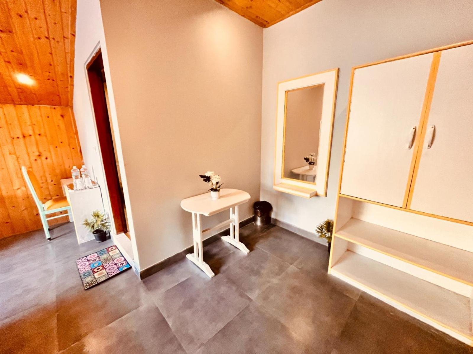 Hadimba Hill View By Hadimba Palace, Manali - Premium Room ! Family Hotel ! Parking ! Near Hadimba Temple Luaran gambar