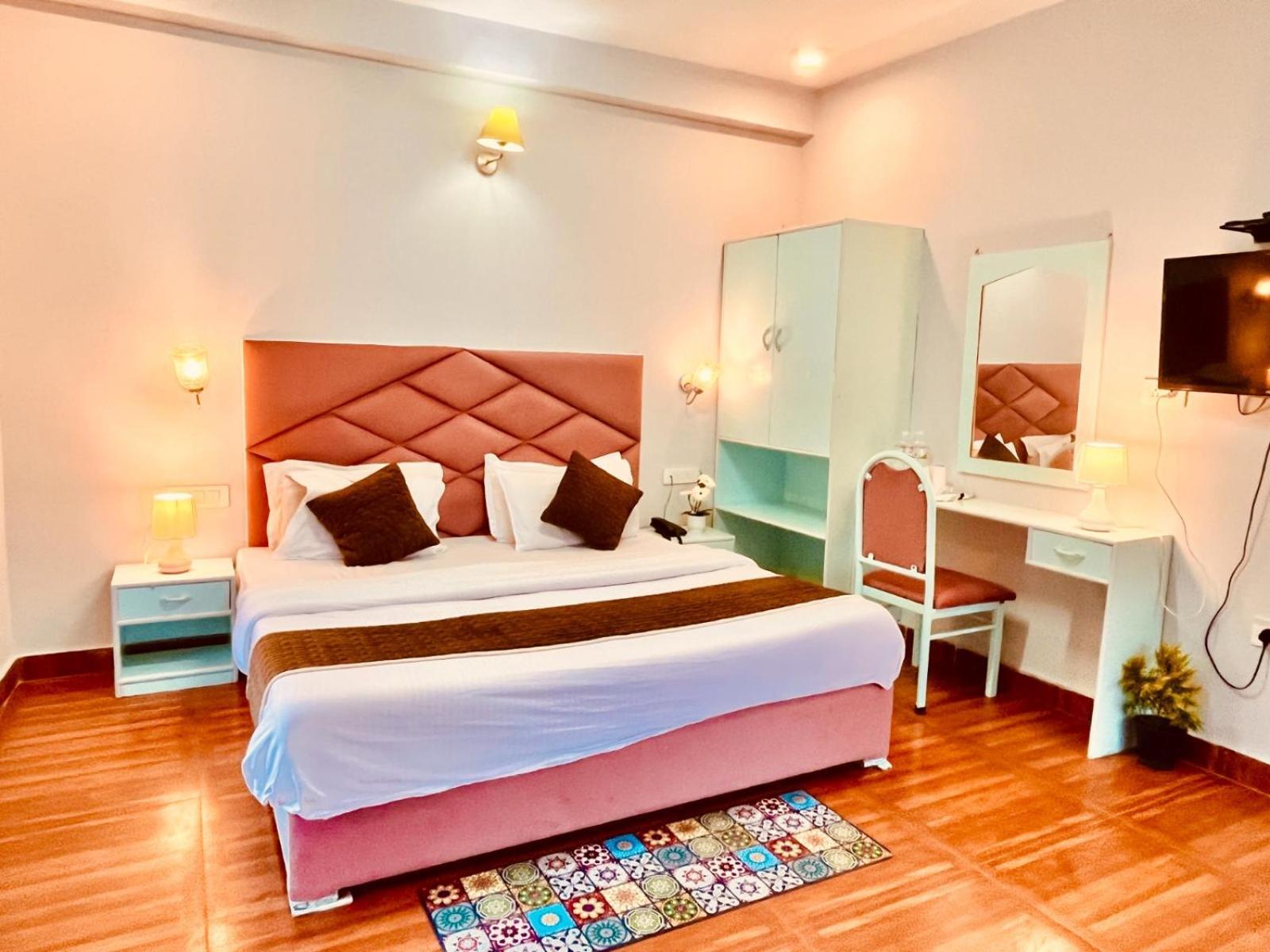 Hadimba Hill View By Hadimba Palace, Manali - Premium Room ! Family Hotel ! Parking ! Near Hadimba Temple Luaran gambar