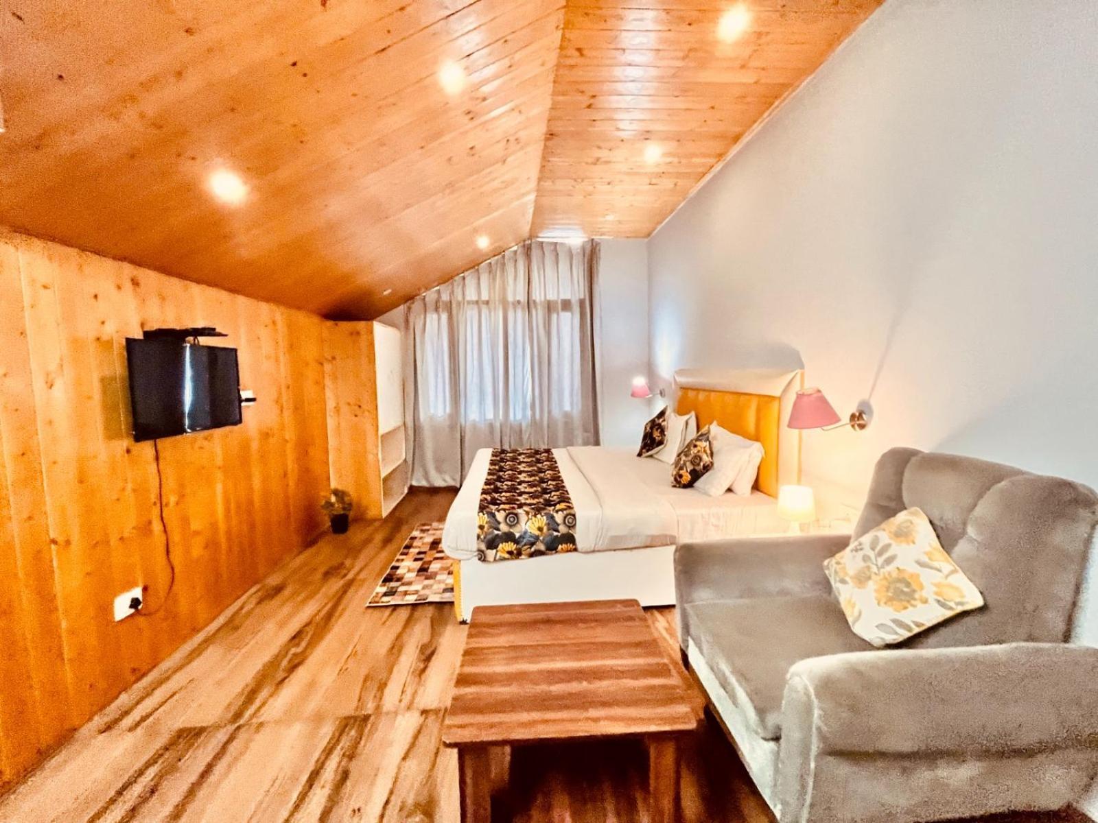 Hadimba Hill View By Hadimba Palace, Manali - Premium Room ! Family Hotel ! Parking ! Near Hadimba Temple Luaran gambar