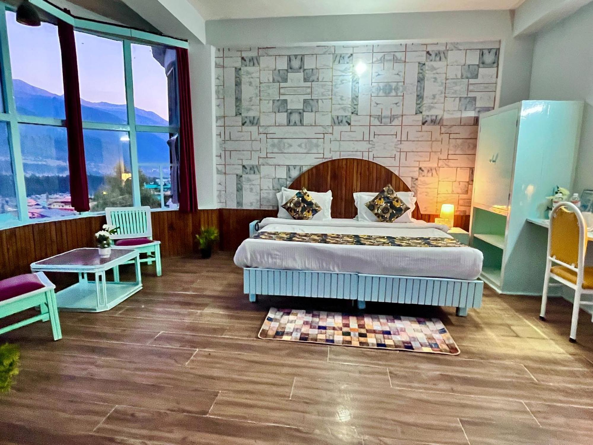 Hadimba Hill View By Hadimba Palace, Manali - Premium Room ! Family Hotel ! Parking ! Near Hadimba Temple Luaran gambar