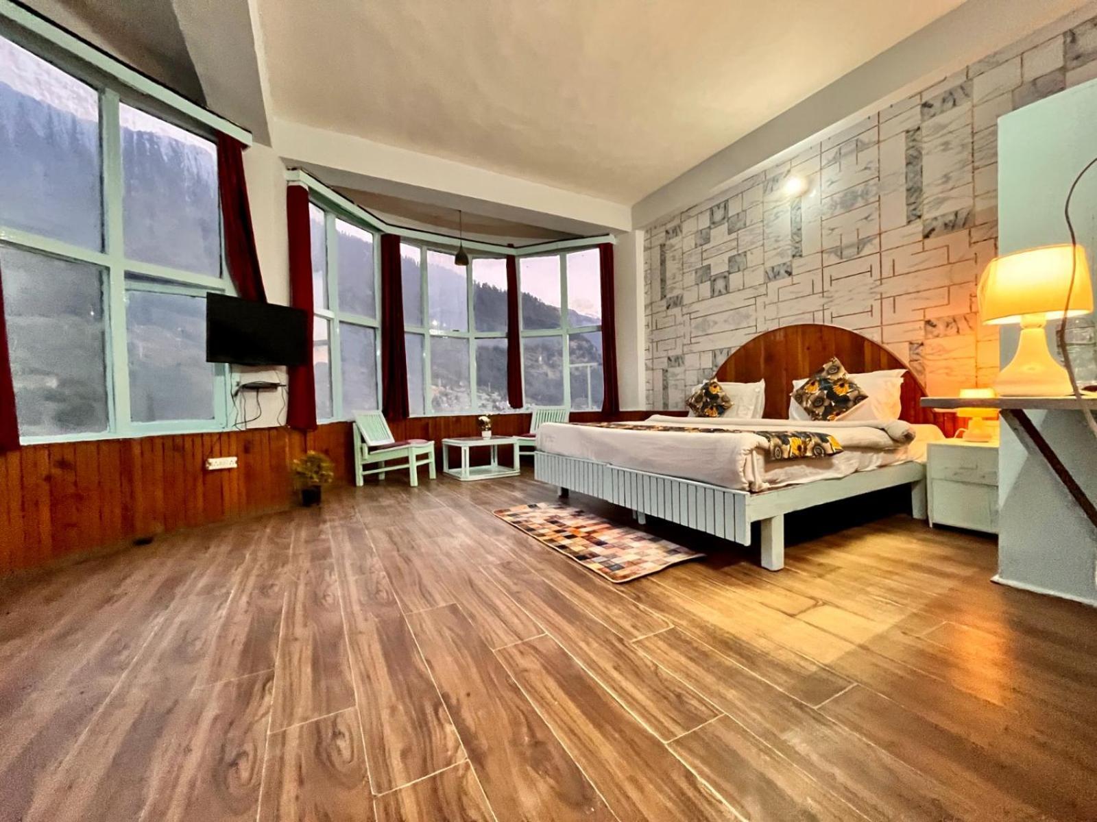 Hadimba Hill View By Hadimba Palace, Manali - Premium Room ! Family Hotel ! Parking ! Near Hadimba Temple Luaran gambar
