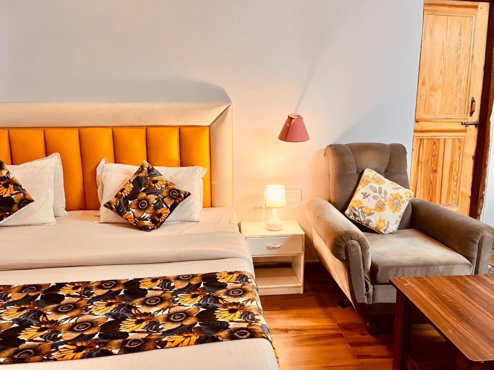Hadimba Hill View By Hadimba Palace, Manali - Premium Room ! Family Hotel ! Parking ! Near Hadimba Temple Luaran gambar