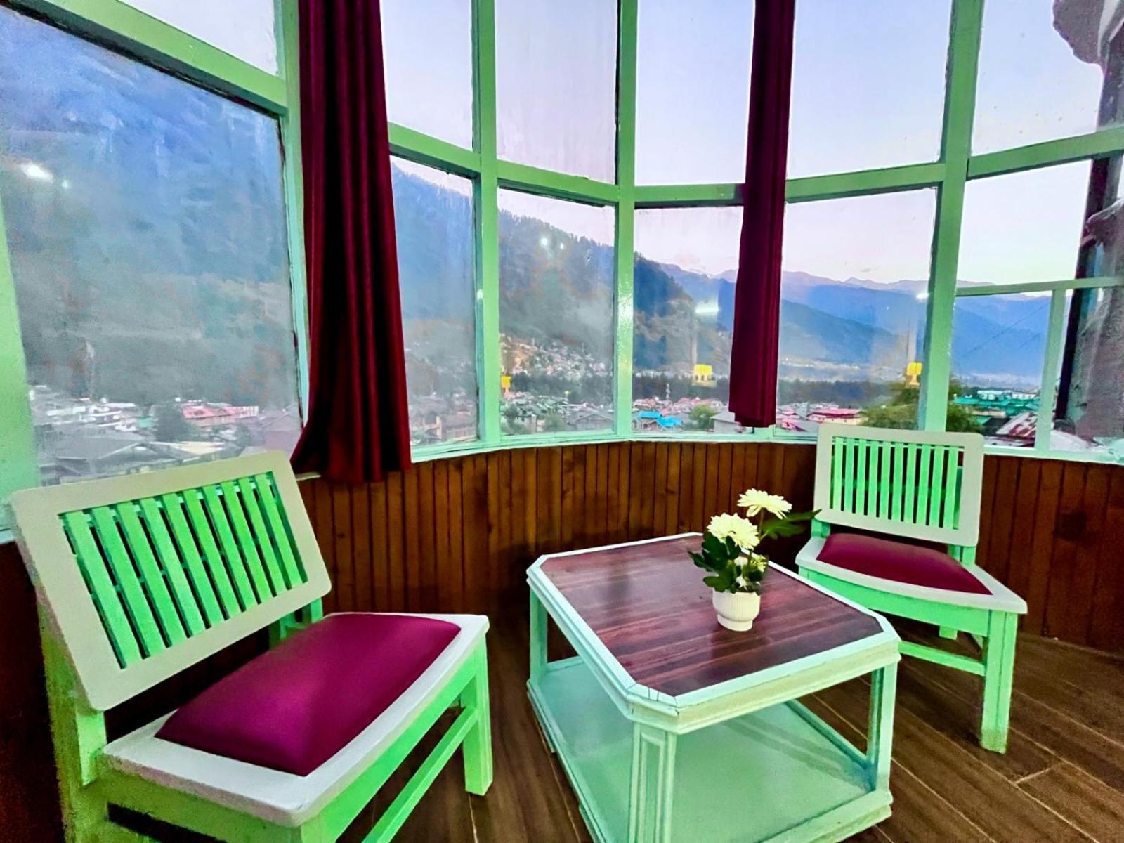 Hadimba Hill View By Hadimba Palace, Manali - Premium Room ! Family Hotel ! Parking ! Near Hadimba Temple Luaran gambar
