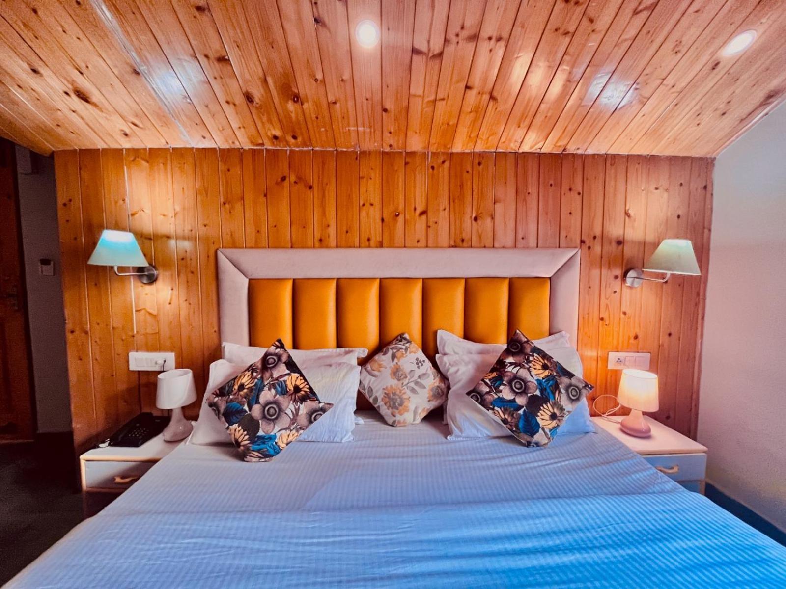 Hadimba Hill View By Hadimba Palace, Manali - Premium Room ! Family Hotel ! Parking ! Near Hadimba Temple Luaran gambar