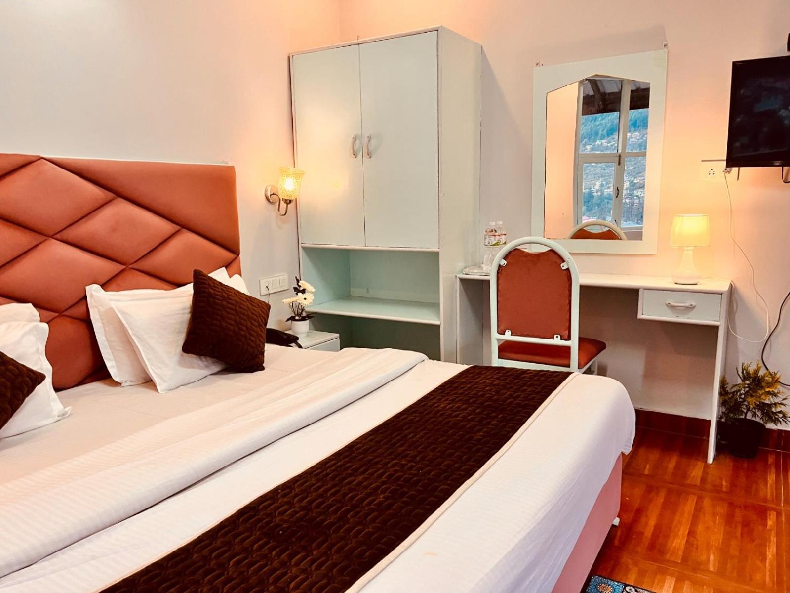 Hadimba Hill View By Hadimba Palace, Manali - Premium Room ! Family Hotel ! Parking ! Near Hadimba Temple Luaran gambar
