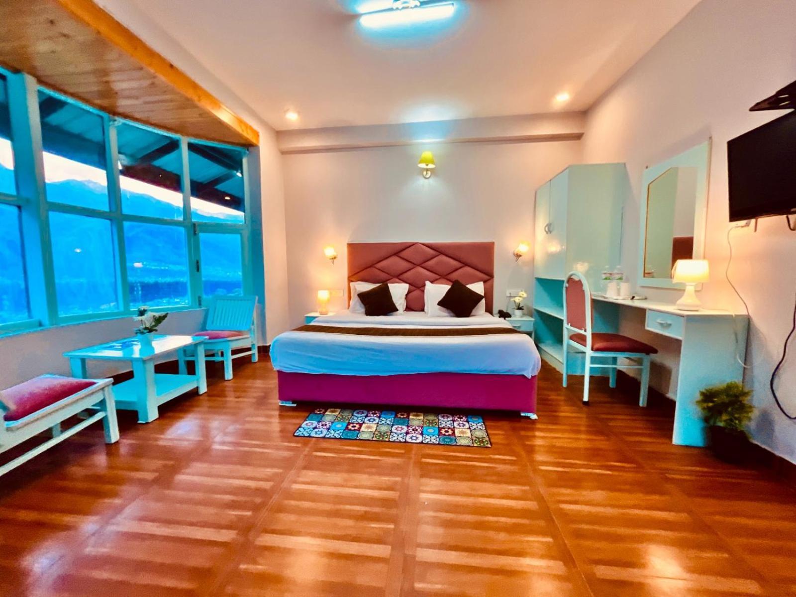Hadimba Hill View By Hadimba Palace, Manali - Premium Room ! Family Hotel ! Parking ! Near Hadimba Temple Luaran gambar