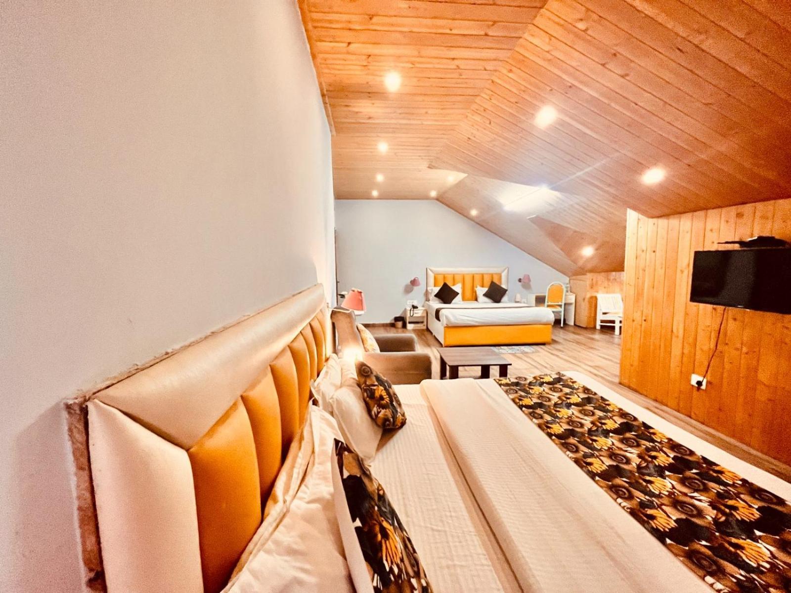 Hadimba Hill View By Hadimba Palace, Manali - Premium Room ! Family Hotel ! Parking ! Near Hadimba Temple Luaran gambar
