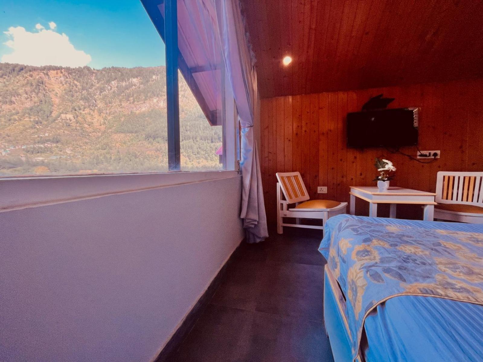 Hadimba Hill View By Hadimba Palace, Manali - Premium Room ! Family Hotel ! Parking ! Near Hadimba Temple Luaran gambar
