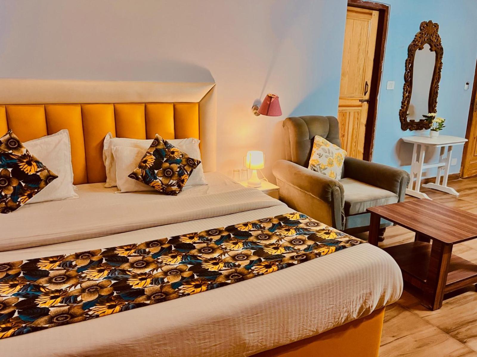 Hadimba Hill View By Hadimba Palace, Manali - Premium Room ! Family Hotel ! Parking ! Near Hadimba Temple Luaran gambar