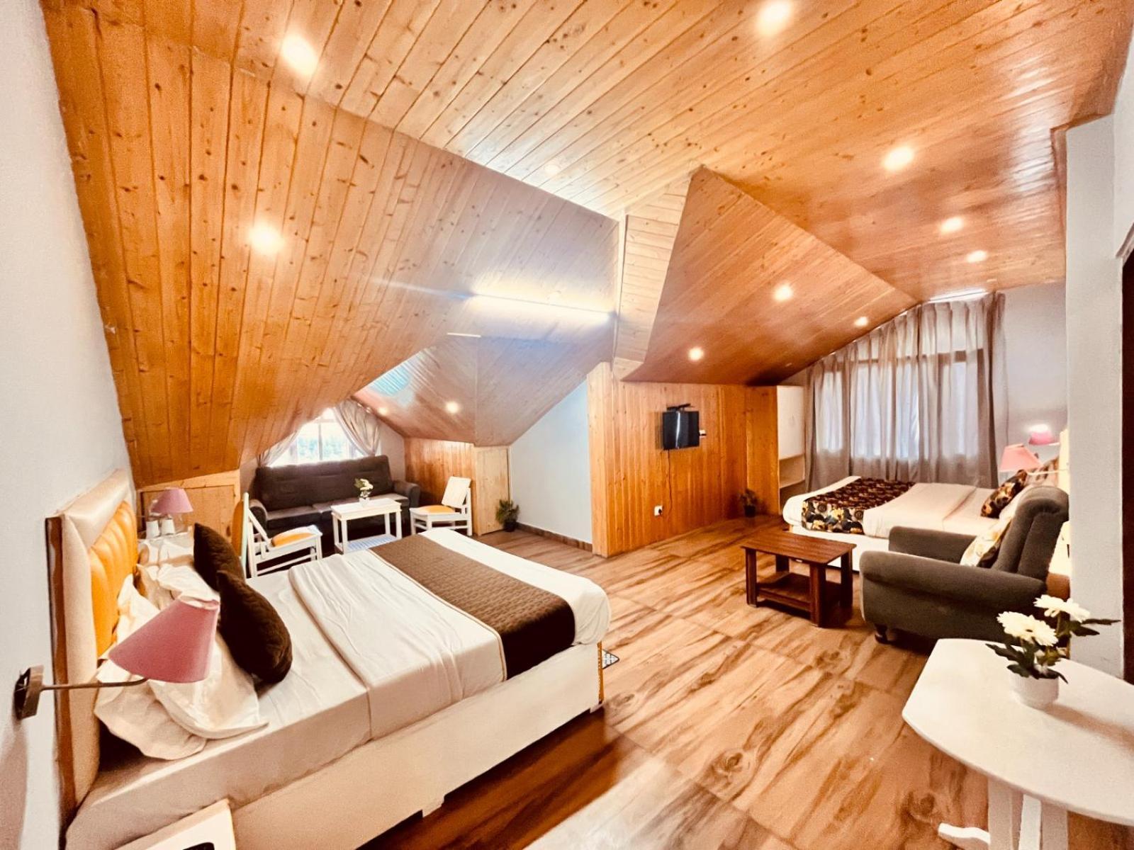 Hadimba Hill View By Hadimba Palace, Manali - Premium Room ! Family Hotel ! Parking ! Near Hadimba Temple Luaran gambar