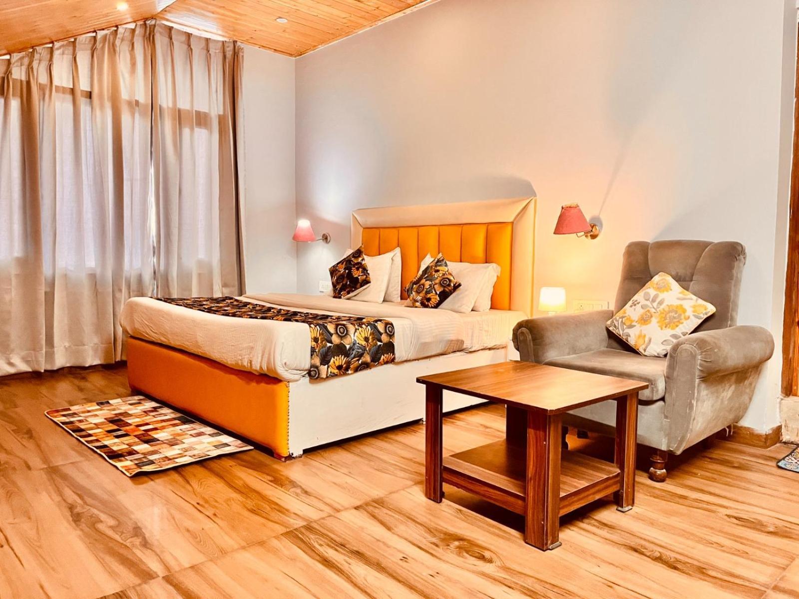 Hadimba Hill View By Hadimba Palace, Manali - Premium Room ! Family Hotel ! Parking ! Near Hadimba Temple Luaran gambar